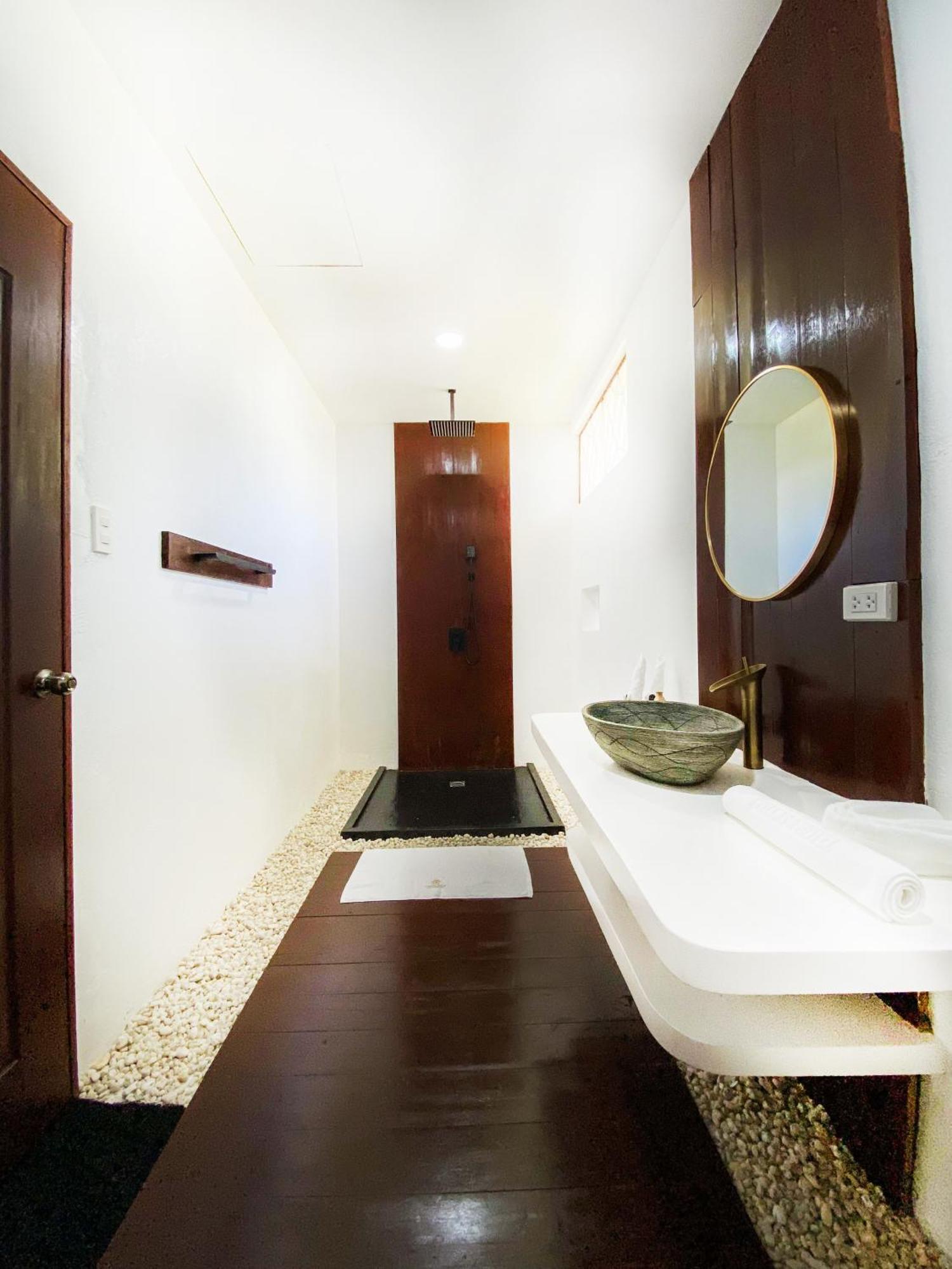 Carpe Diem & Hotel Puerto Princesa