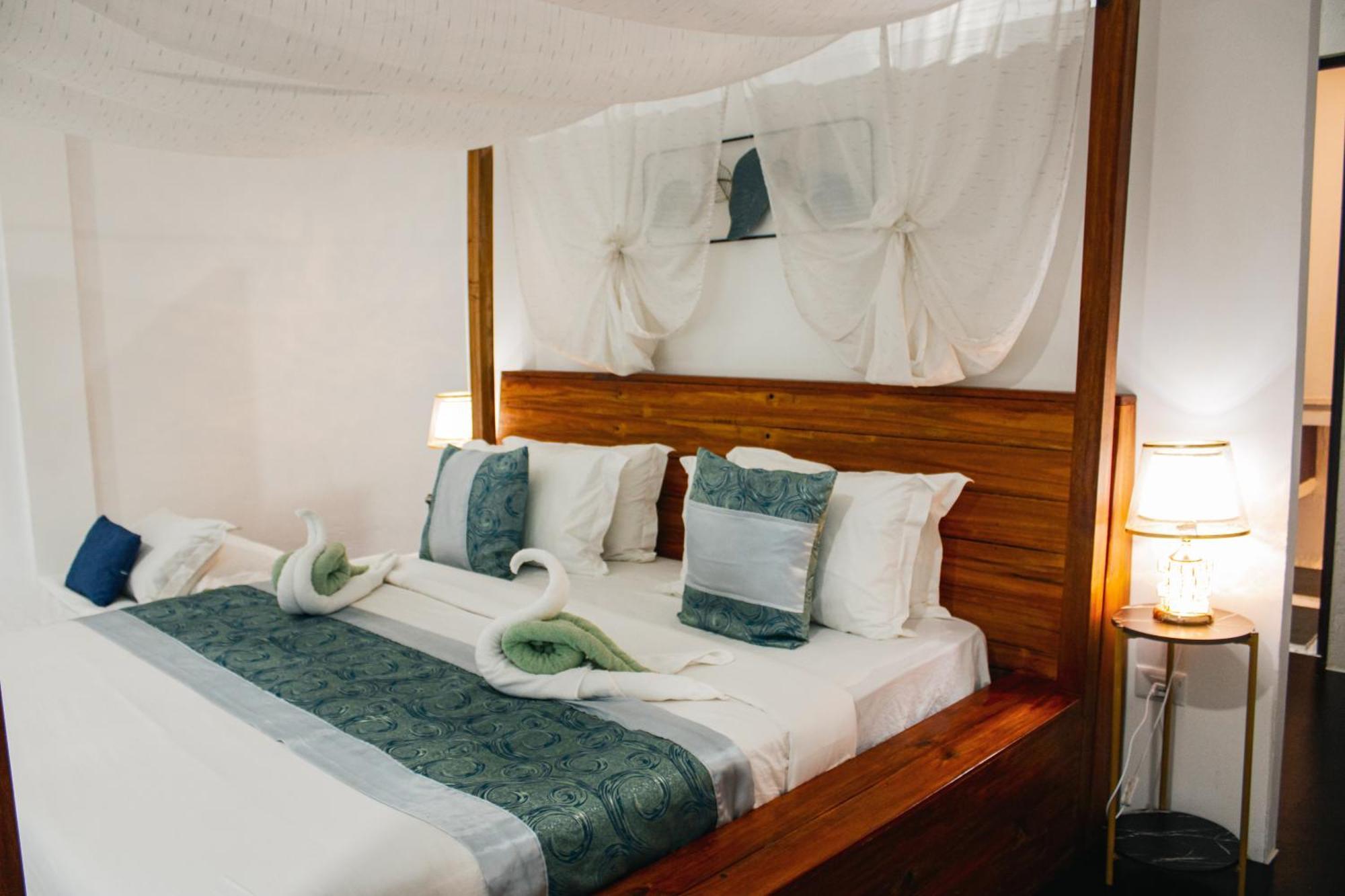 Hotel Carpe Diem & Puerto Princesa